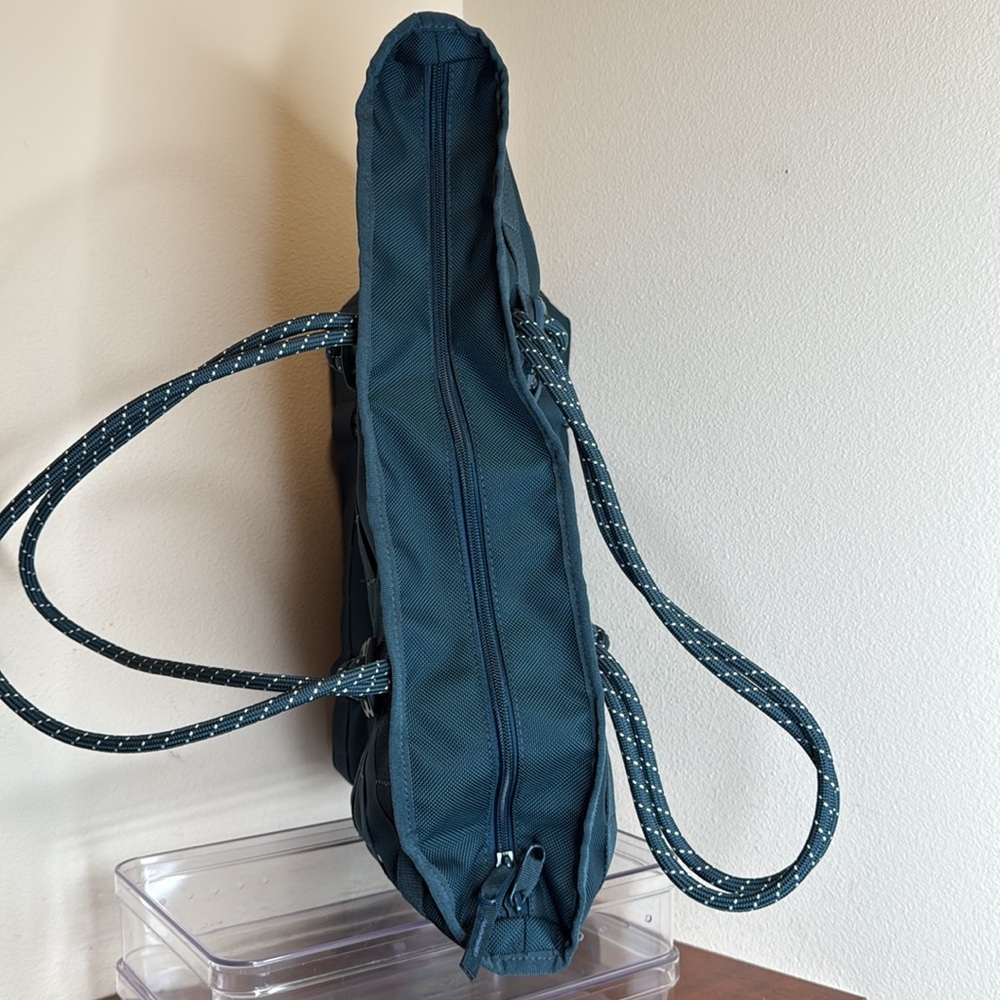 NWOT NIKE Stylish Dark Teal Tote Bag - Picture 7 of 12
